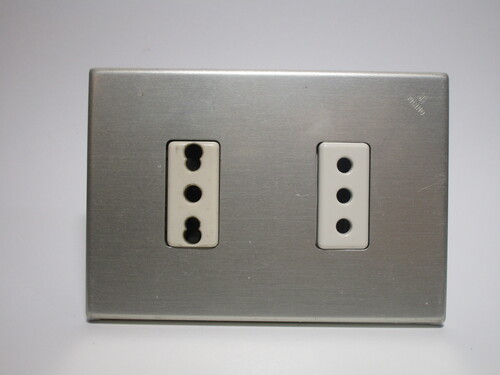 16A and 10A sockets from the BTicino Magic series.