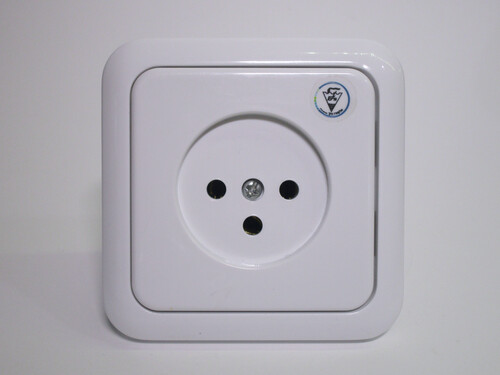 Front view of the Israeli power socket.