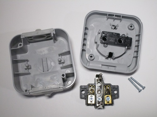 View of the socket after being completely disassembled.