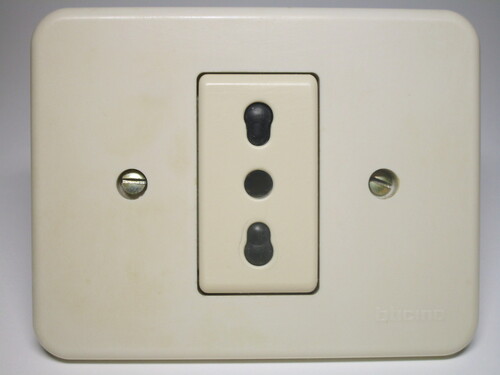 16A Italian Bipasso socket with shutters.