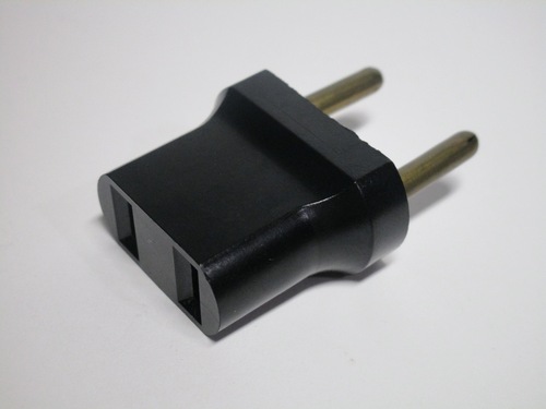 View of the adaptor, including the US-style socket for non-polarised plugs.